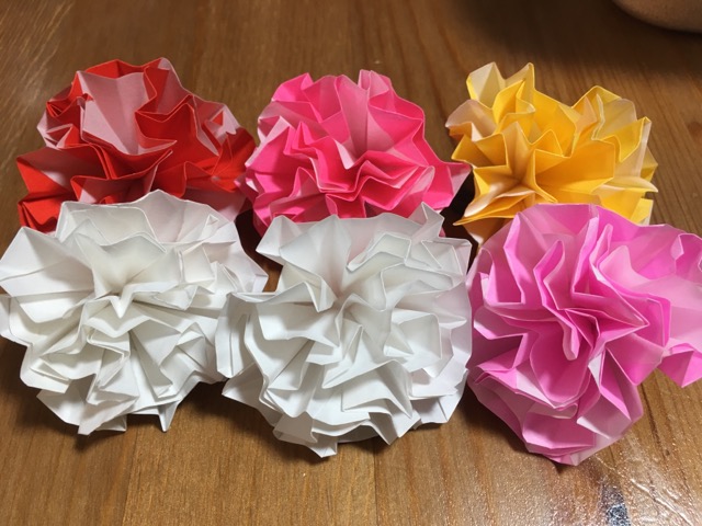 折り紙 花束 作り方 お花の作り方 折り紙で簡単に子供でもできるおしゃれで可愛い立体花束を作ろう 三児ママの楽しい子育てdiy Stg Origin Aegpresents Com